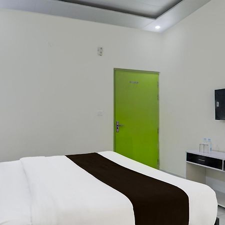 Super Hotel O Banthara Near Airport Banthra Sikandarpur Extérieur photo