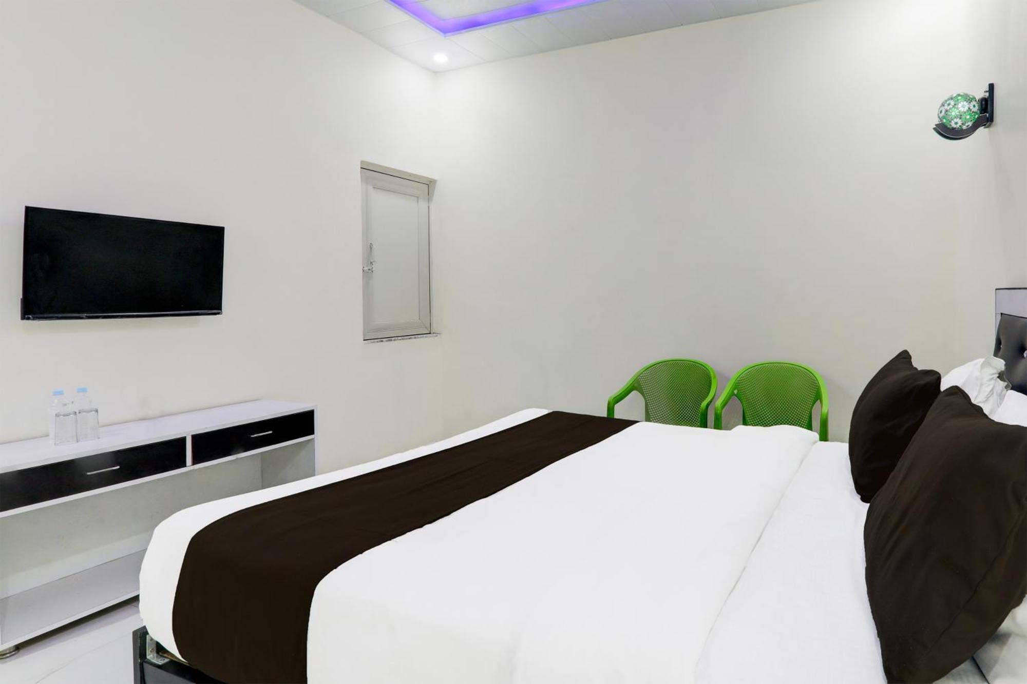 Super Hotel O Banthara Near Airport Banthra Sikandarpur Extérieur photo