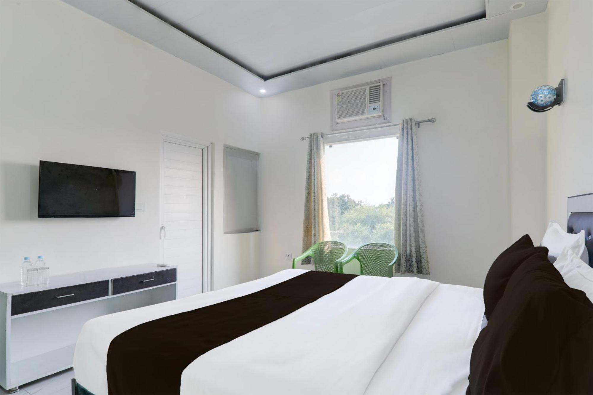 Super Hotel O Banthara Near Airport Banthra Sikandarpur Extérieur photo