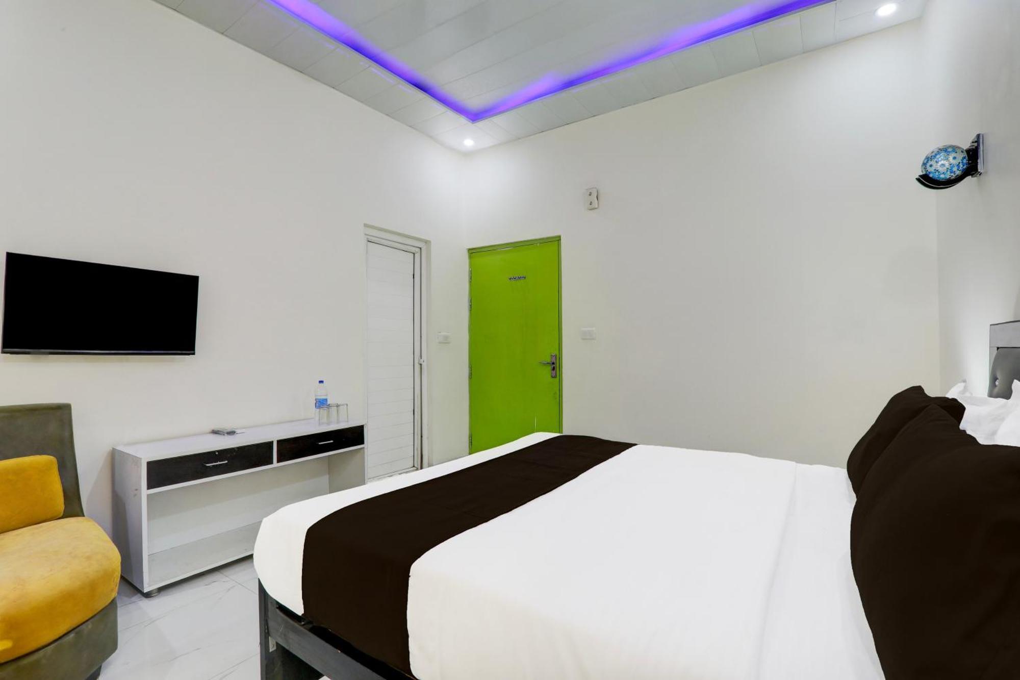 Super Hotel O Banthara Near Airport Banthra Sikandarpur Extérieur photo