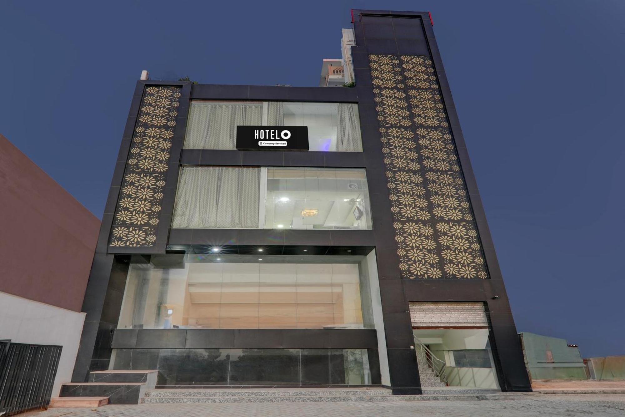 Super Hotel O Banthara Near Airport Banthra Sikandarpur Extérieur photo